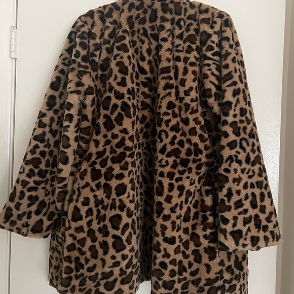 Leopard print coat - Picture 2 of 2